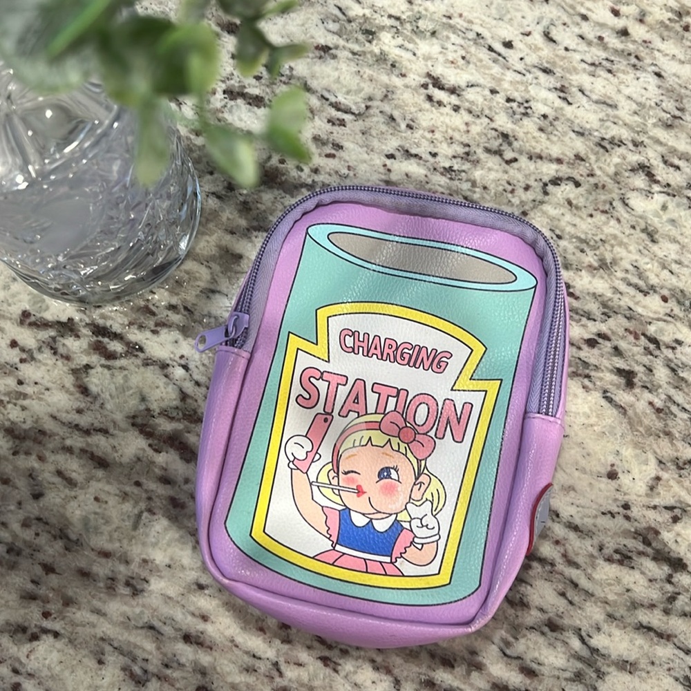 Bentoy  “charging station” bag. Purple